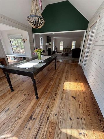 107 Castle LN, Williamsburg, VA 23185