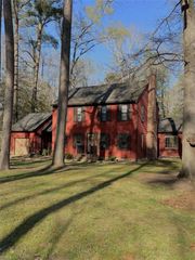 107 Castle LN, Williamsburg, VA 23185