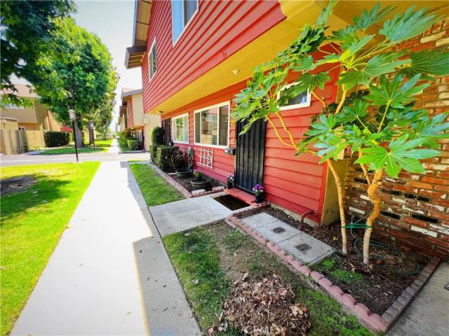 13666 Red Hill 63, Tustin, CA 92780