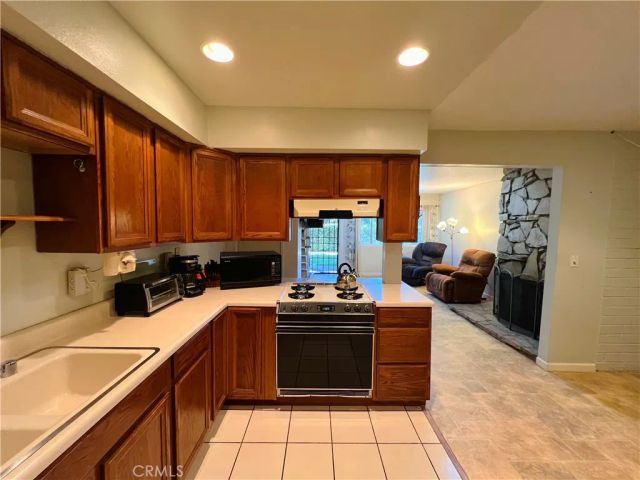 13666 Red Hill 63, Tustin, CA 92780