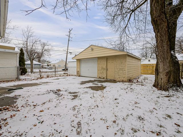 1784 Anne Avenue, Lincoln Park, MI 48146