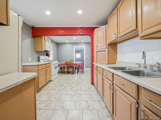 1784 Anne Avenue, Lincoln Park, MI 48146