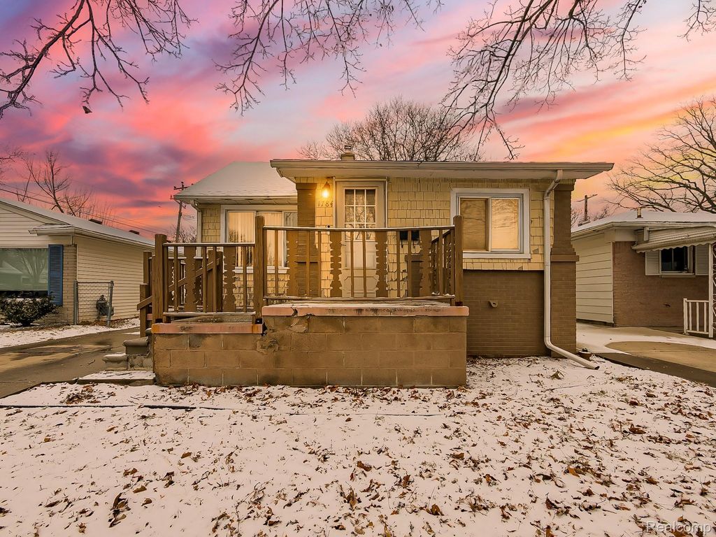 1784 Anne Avenue, Lincoln Park, MI 48146