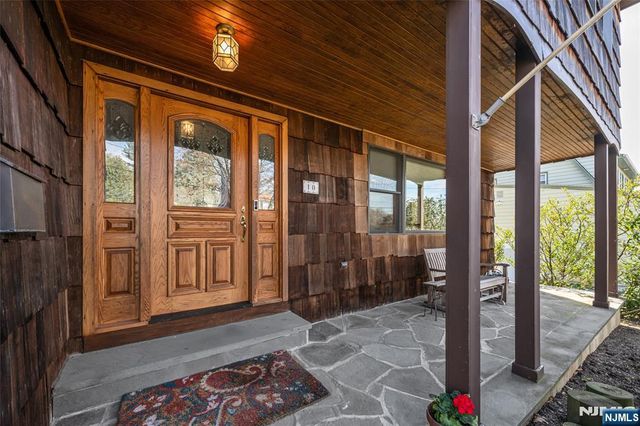 10 Woodmere Road, Caldwell, NJ 07006