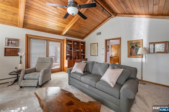 10 Woodmere Road, Caldwell, NJ 07006