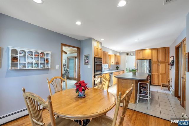 10 Woodmere Road, Caldwell, NJ 07006