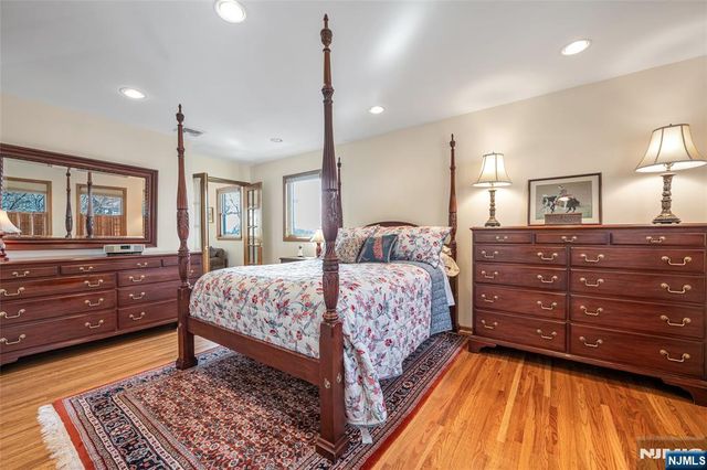 10 Woodmere Road, Caldwell, NJ 07006