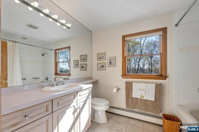 10 Woodmere Road, Caldwell, NJ 07006