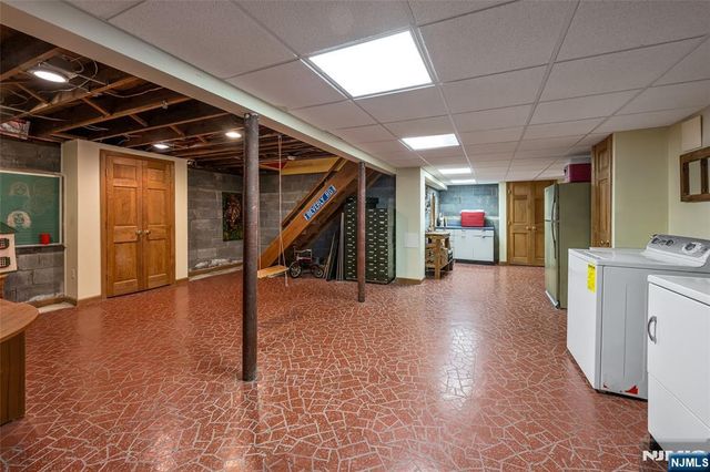 10 Woodmere Road, Caldwell, NJ 07006