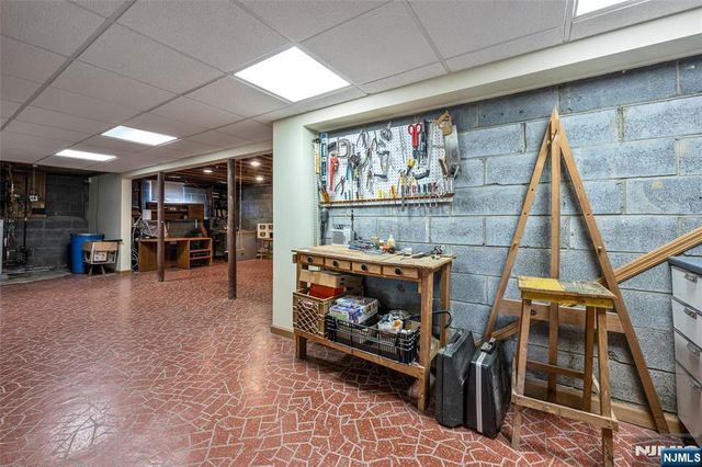 10 Woodmere Road, Caldwell, NJ 07006