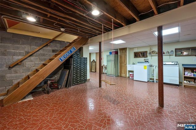 10 Woodmere Road, Caldwell, NJ 07006