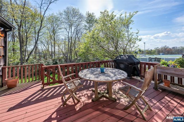 10 Woodmere Road, Caldwell, NJ 07006