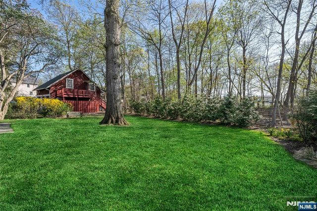 10 Woodmere Road, Caldwell, NJ 07006