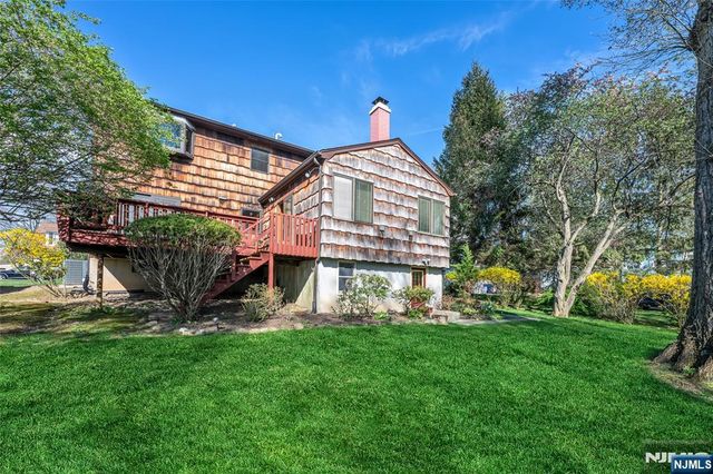 10 Woodmere Road, Caldwell, NJ 07006