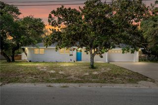 2419 Henrietta Pl, Ingleside, TX 78362