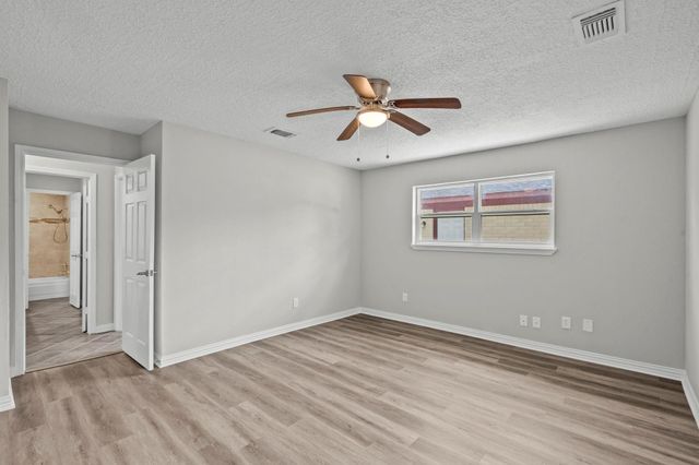 310 Windward Drive, League City, TX 77573
