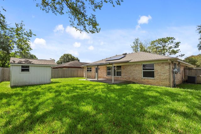 310 Windward Drive, League City, TX 77573