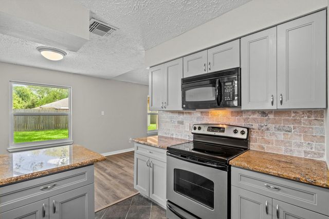 310 Windward Drive, League City, TX 77573