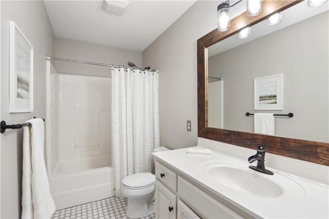 101 NE Misty Meadow Lane, Lee's Summit, MO 64064