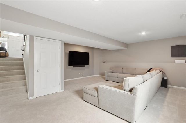 101 NE Misty Meadow Lane, Lee's Summit, MO 64064