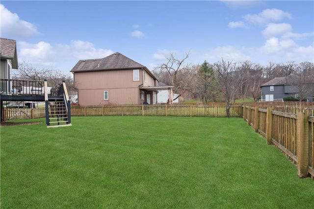 101 NE Misty Meadow Lane, Lee's Summit, MO 64064