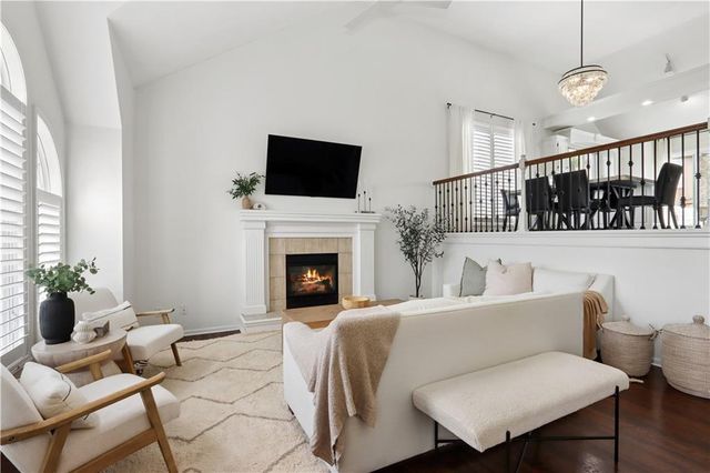 101 NE Misty Meadow Lane, Lee's Summit, MO 64064