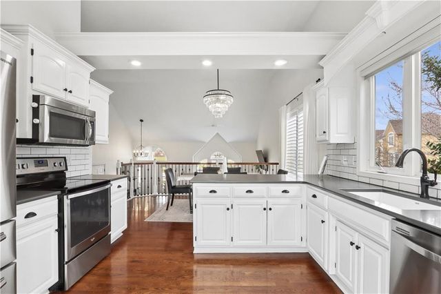 101 NE Misty Meadow Lane, Lee's Summit, MO 64064