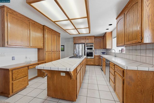 2008 Windward Pt, Discovery Bay, CA 94505