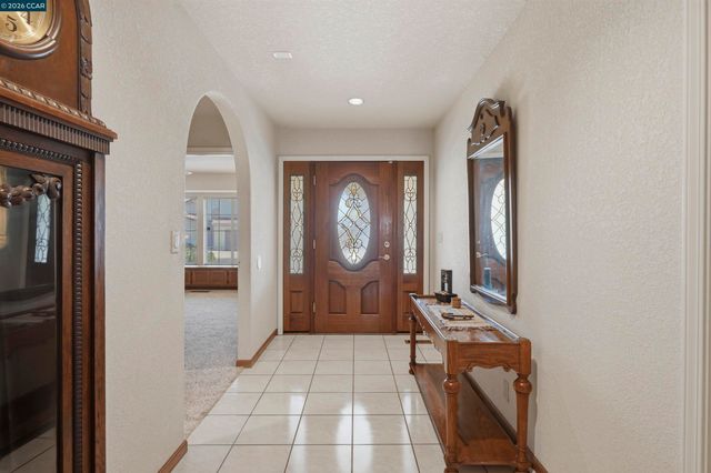 2008 Windward Pt, Discovery Bay, CA 94505