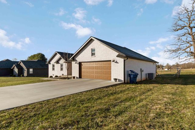 179 Clear Lake Drive, Somerset, KY 42503