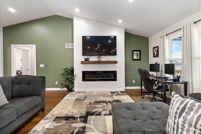 179 Clear Lake Drive, Somerset, KY 42503