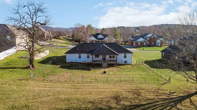 179 Clear Lake Drive, Somerset, KY 42503