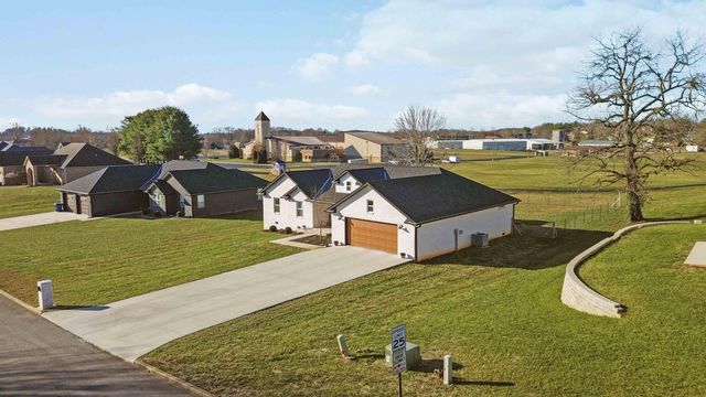 179 Clear Lake Drive, Somerset, KY 42503