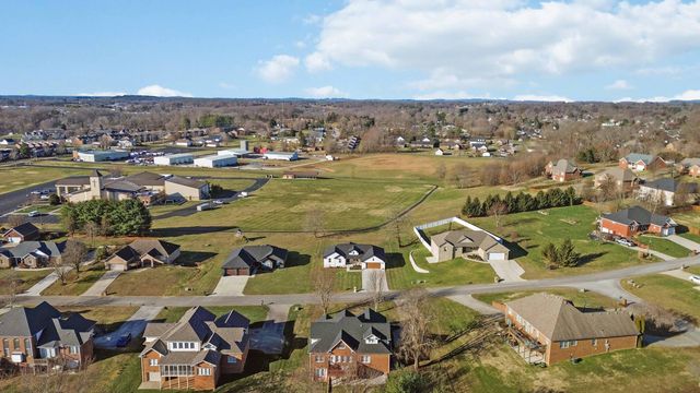 179 Clear Lake Drive, Somerset, KY 42503