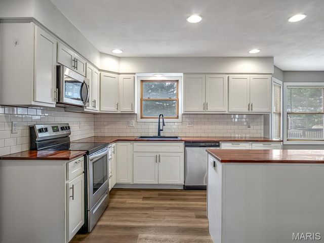 607 Buckingham Drive, Troy, IL 62294