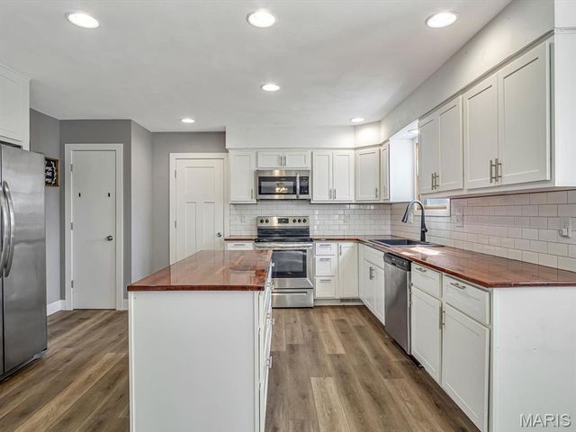 607 Buckingham Drive, Troy, IL 62294