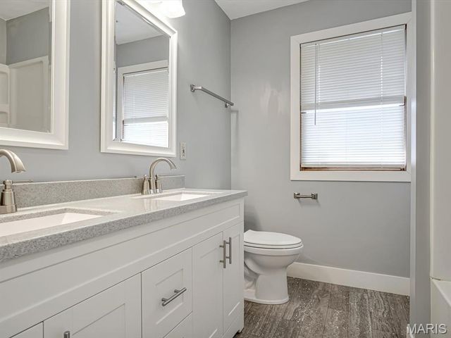 607 Buckingham Drive, Troy, IL 62294