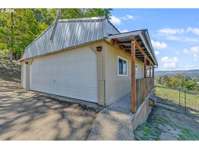 331 HEMLOCK Ln, Roseburg, OR 97471