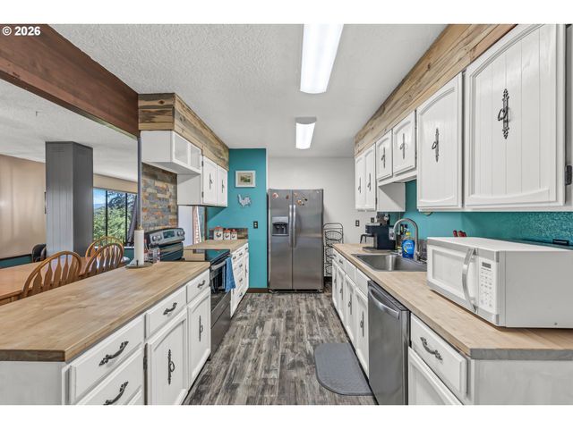 331 HEMLOCK Ln, Roseburg, OR 97471