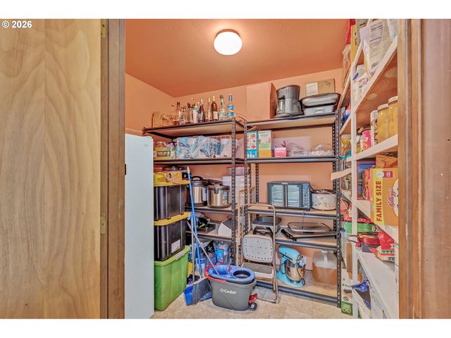 331 HEMLOCK Ln, Roseburg, OR 97471