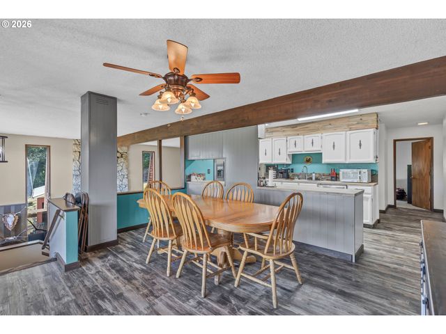 331 HEMLOCK Ln, Roseburg, OR 97471