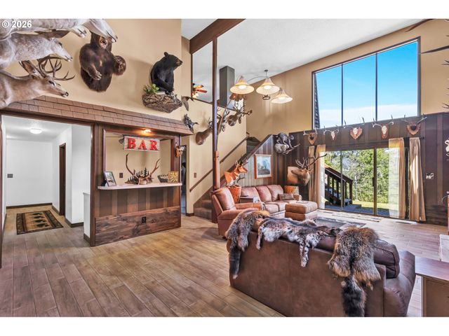 331 HEMLOCK Ln, Roseburg, OR 97471