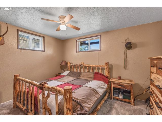 331 HEMLOCK Ln, Roseburg, OR 97471