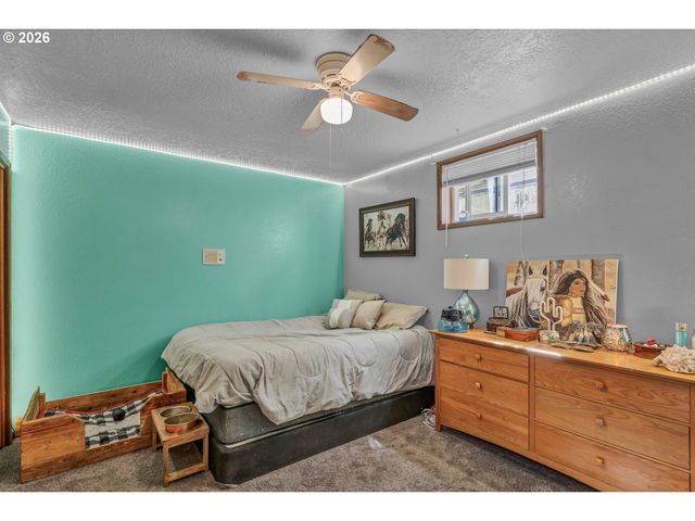 331 HEMLOCK Ln, Roseburg, OR 97471