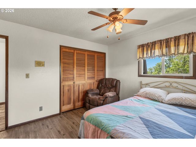 331 HEMLOCK Ln, Roseburg, OR 97471