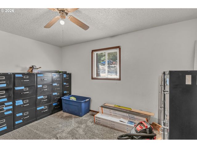 331 HEMLOCK Ln, Roseburg, OR 97471