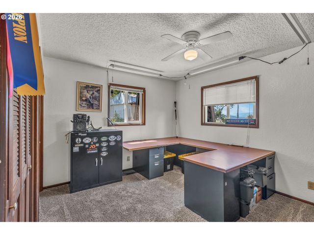 331 HEMLOCK Ln, Roseburg, OR 97471