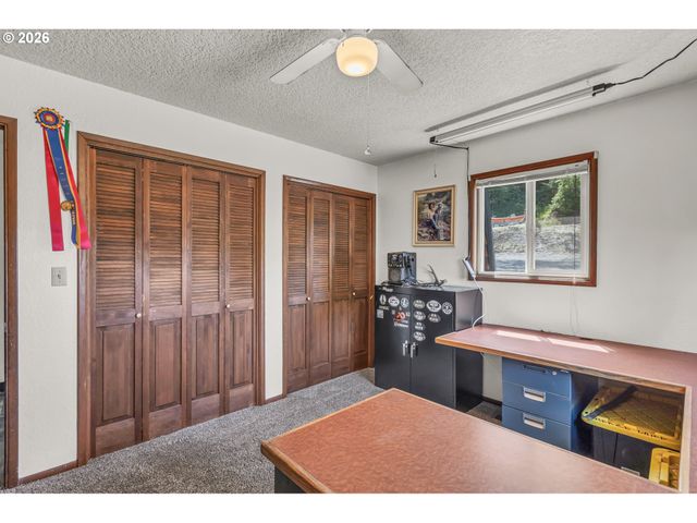 331 HEMLOCK Ln, Roseburg, OR 97471