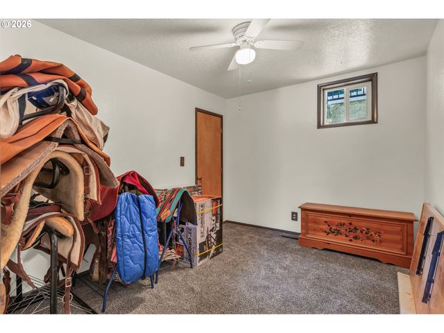 331 HEMLOCK Ln, Roseburg, OR 97471