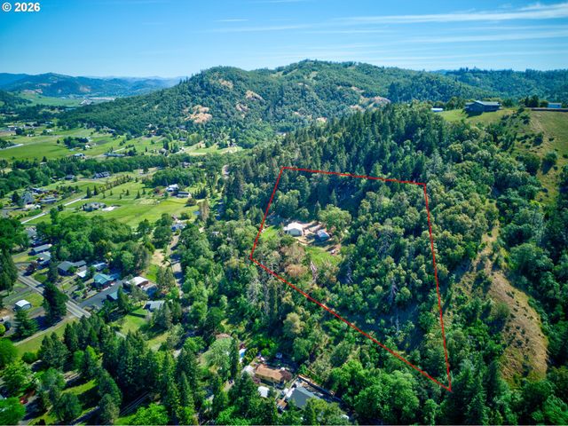 331 HEMLOCK Ln, Roseburg, OR 97471